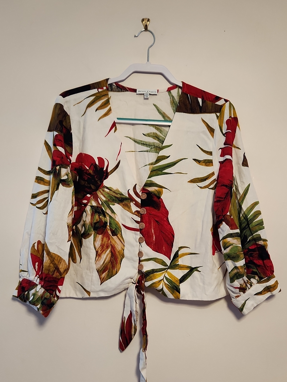 Maison d'Amelie Tropical Button-Front Tie-front in White Red Green Crop Top XL
